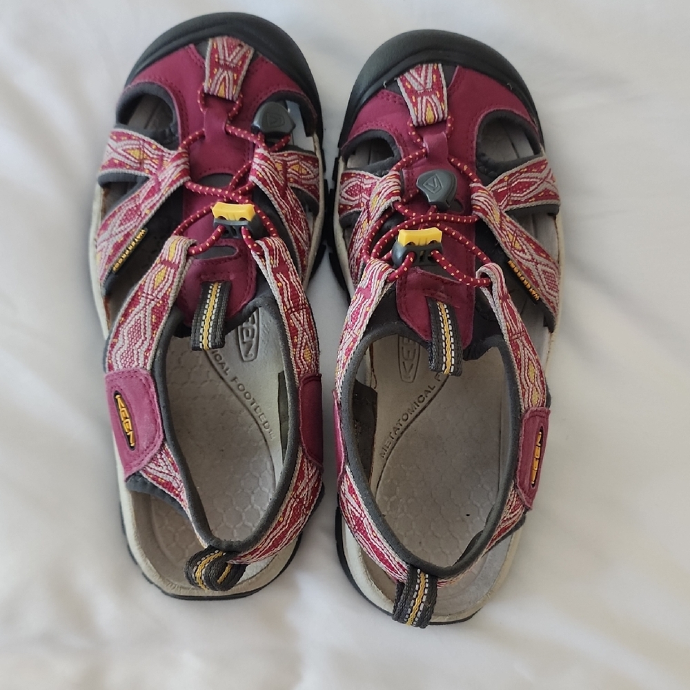 Keen Women's Athletic Shoes - Red and Black